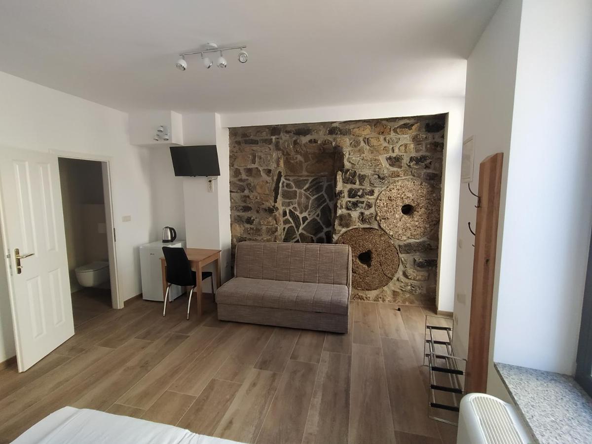 Apartmaji Maln دولينيسكي توبليتْسي المظهر الخارجي الصورة